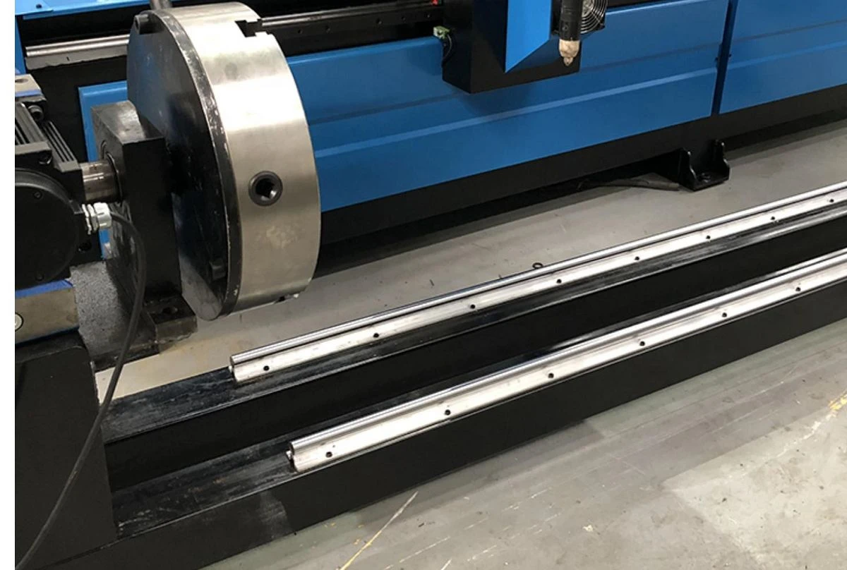 Rotary device for round pipes cutting001